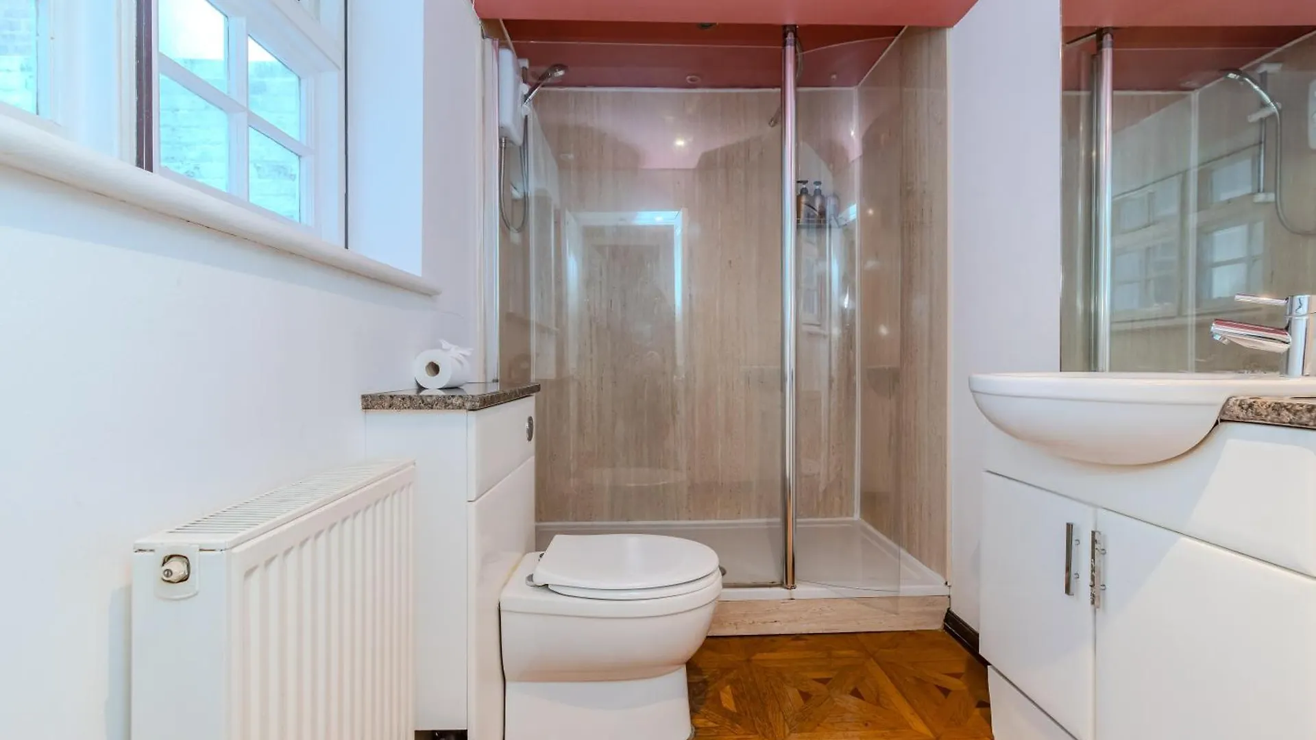 Grand Kemptown Residence L Spacious 5-Bedroom With Private Patio Brighton 0*,  United Kingdom