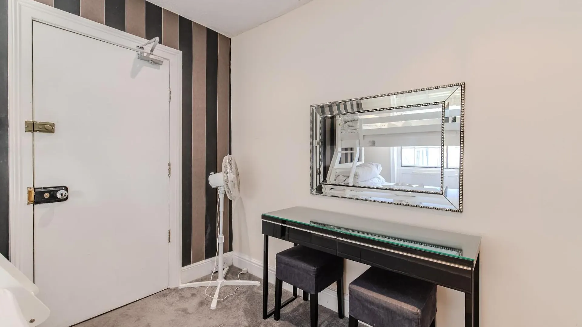 Apartment Grand Kemptown Residence L Spacious 5-Bedroom With Private Patio Brighton United Kingdom