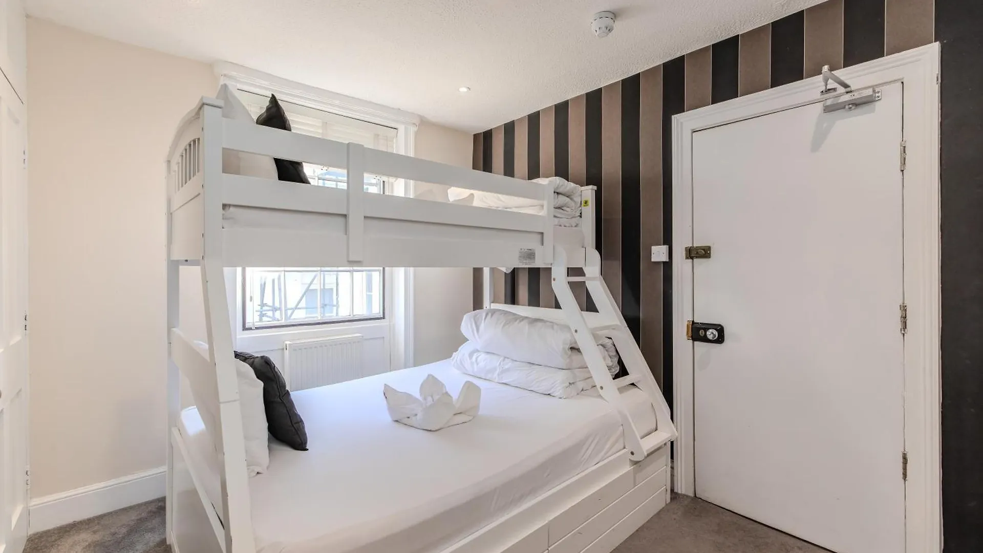 Grand Kemptown Residence L Spacious 5-Bedroom With Private Patio Brighton Apartment